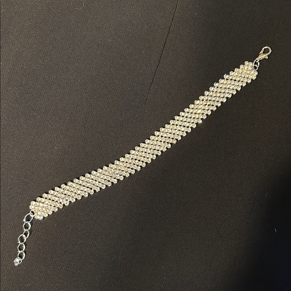 Swarovski Crystal Elegant Silver Bracelet NEW